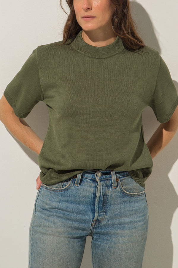 
                  
                    CLASSIC KNITTED TOP VERDE
                  
                